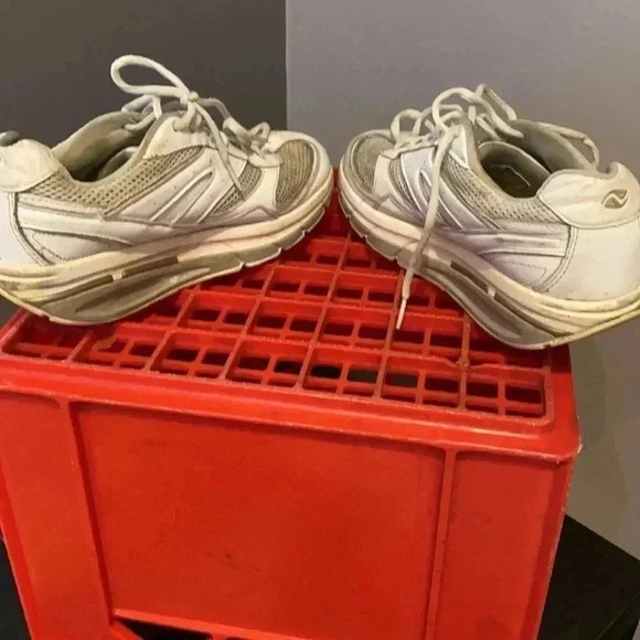 Atlas Dr  Scholl shoes - Picture 7 of 8